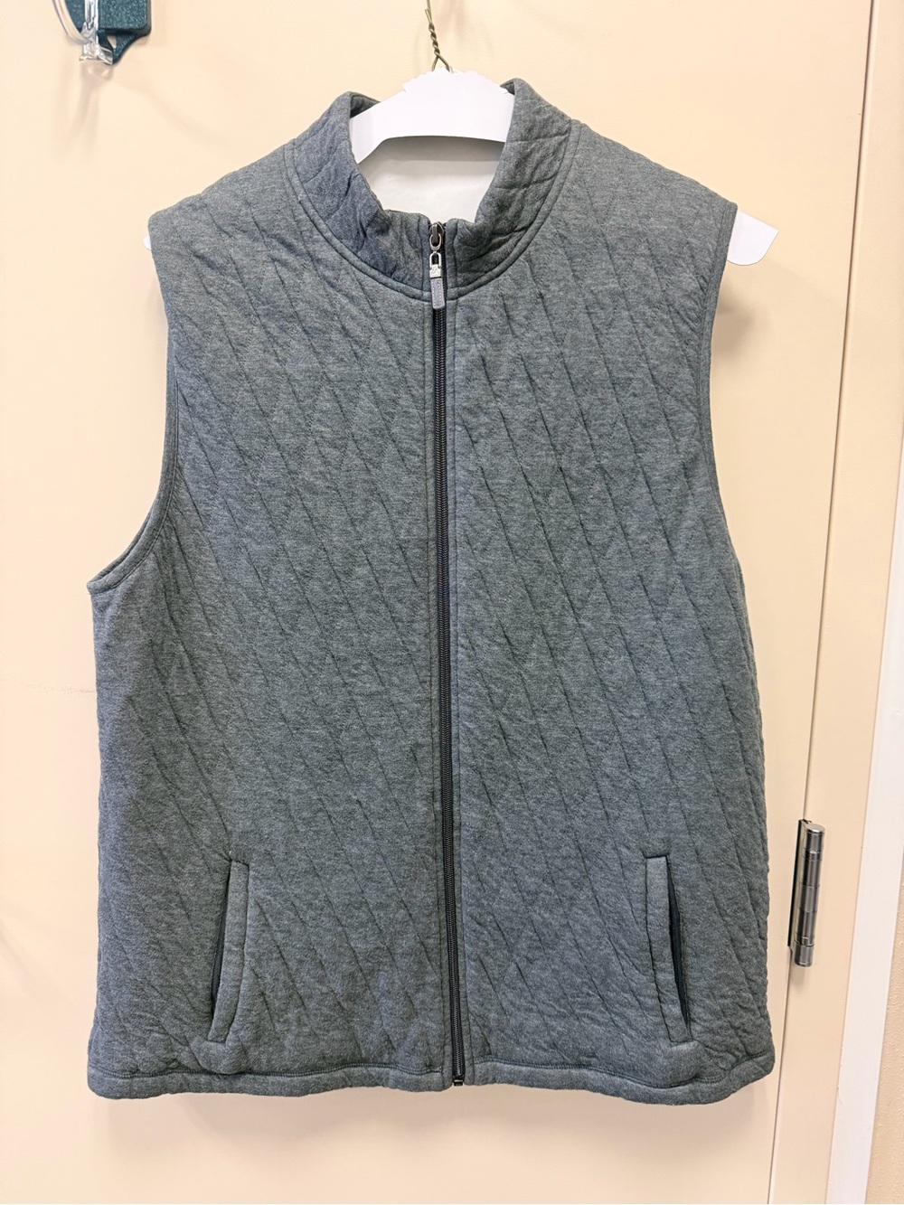 Men's Quilted Sleeveless Zip Vest - Charcoal Gray